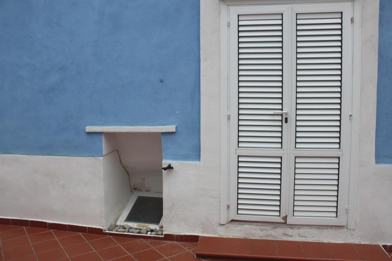 Camere Dieci Maggio- Beb Dory, Nemo, Guizzo Ponza Dış mekan fotoğraf