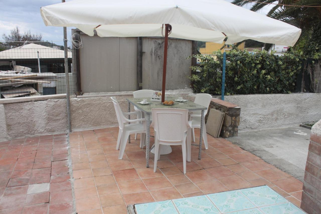 Camere Dieci Maggio- Beb Dory, Nemo, Guizzo Ponza Dış mekan fotoğraf