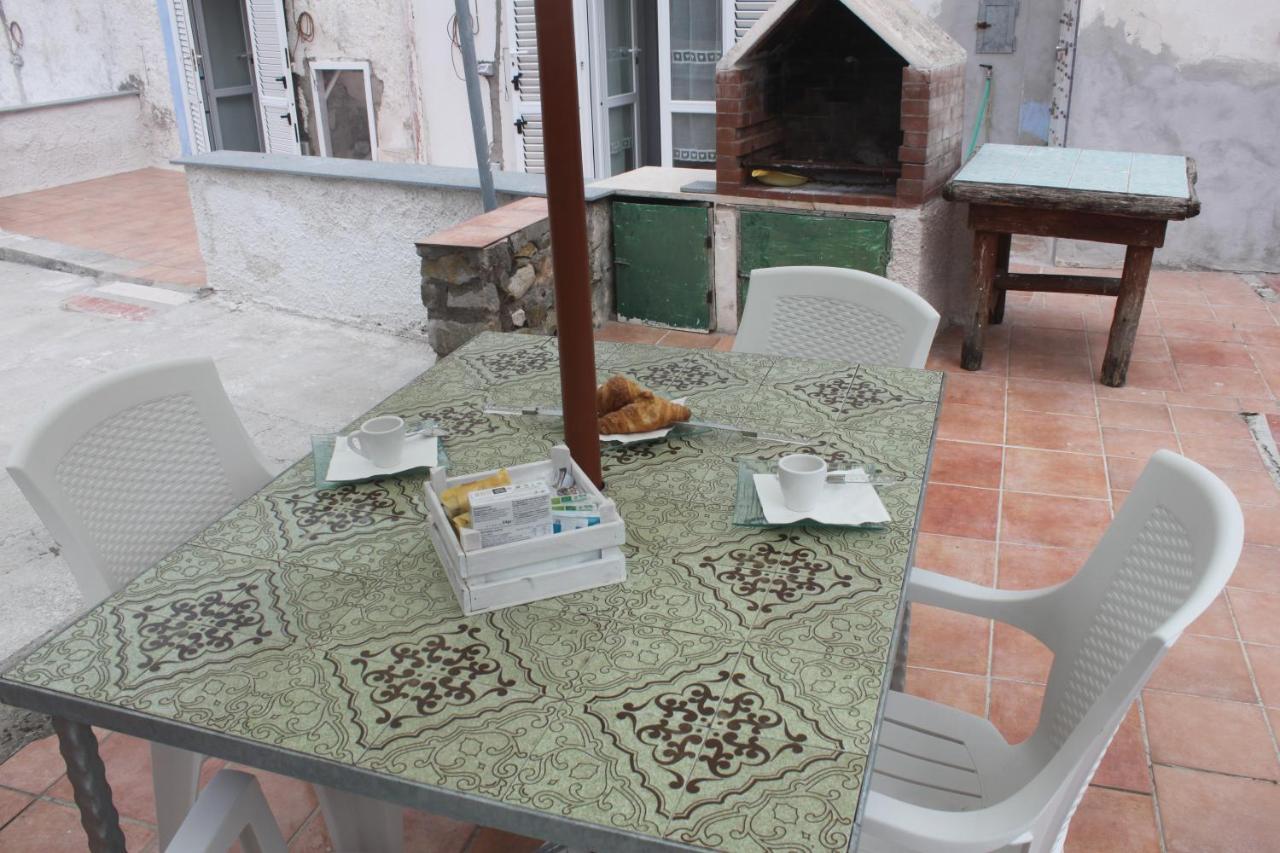 Camere Dieci Maggio- Beb Dory, Nemo, Guizzo Ponza Dış mekan fotoğraf