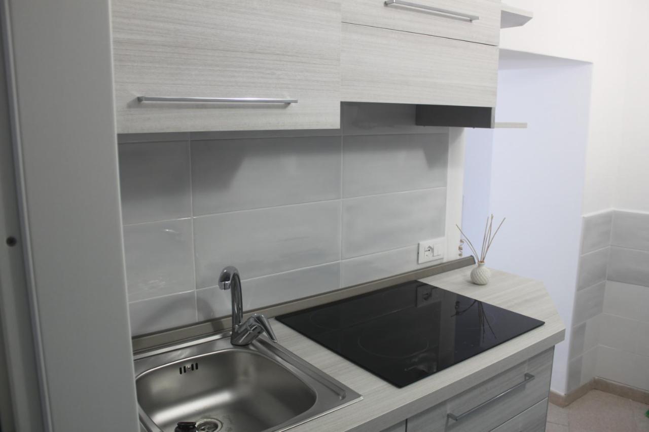 Camere Dieci Maggio- Beb Dory, Nemo, Guizzo Ponza Dış mekan fotoğraf