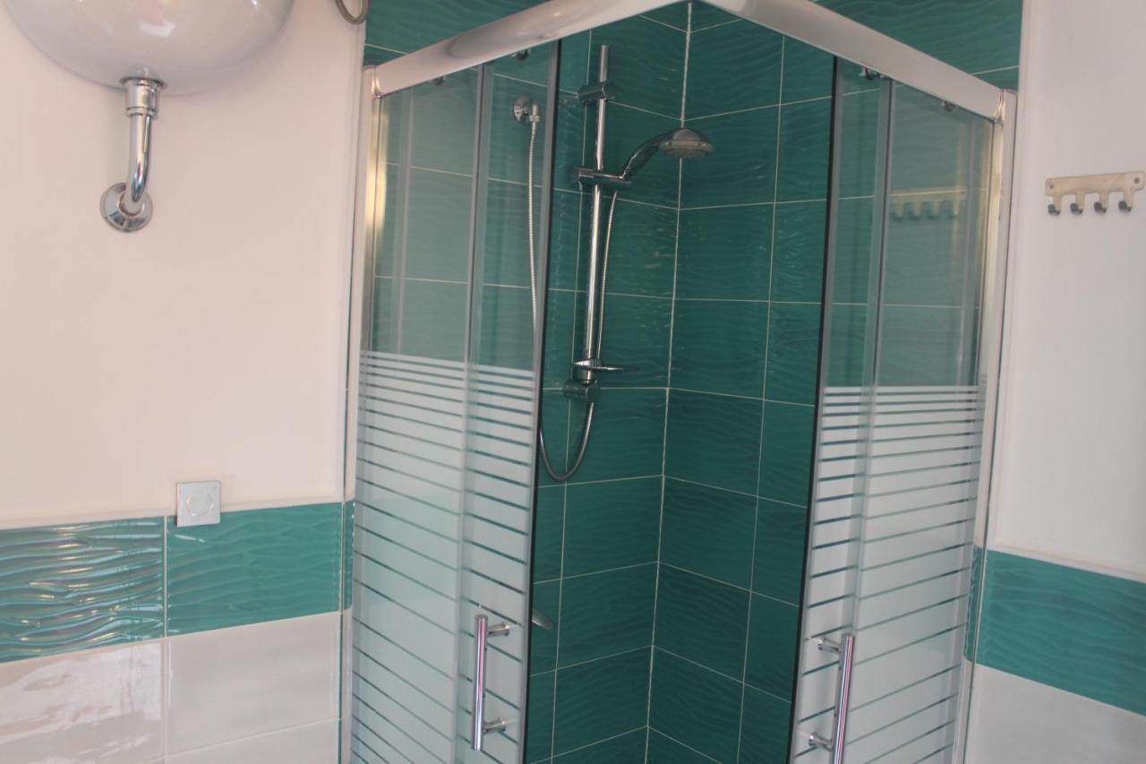 Camere Dieci Maggio- Beb Dory, Nemo, Guizzo Ponza Dış mekan fotoğraf