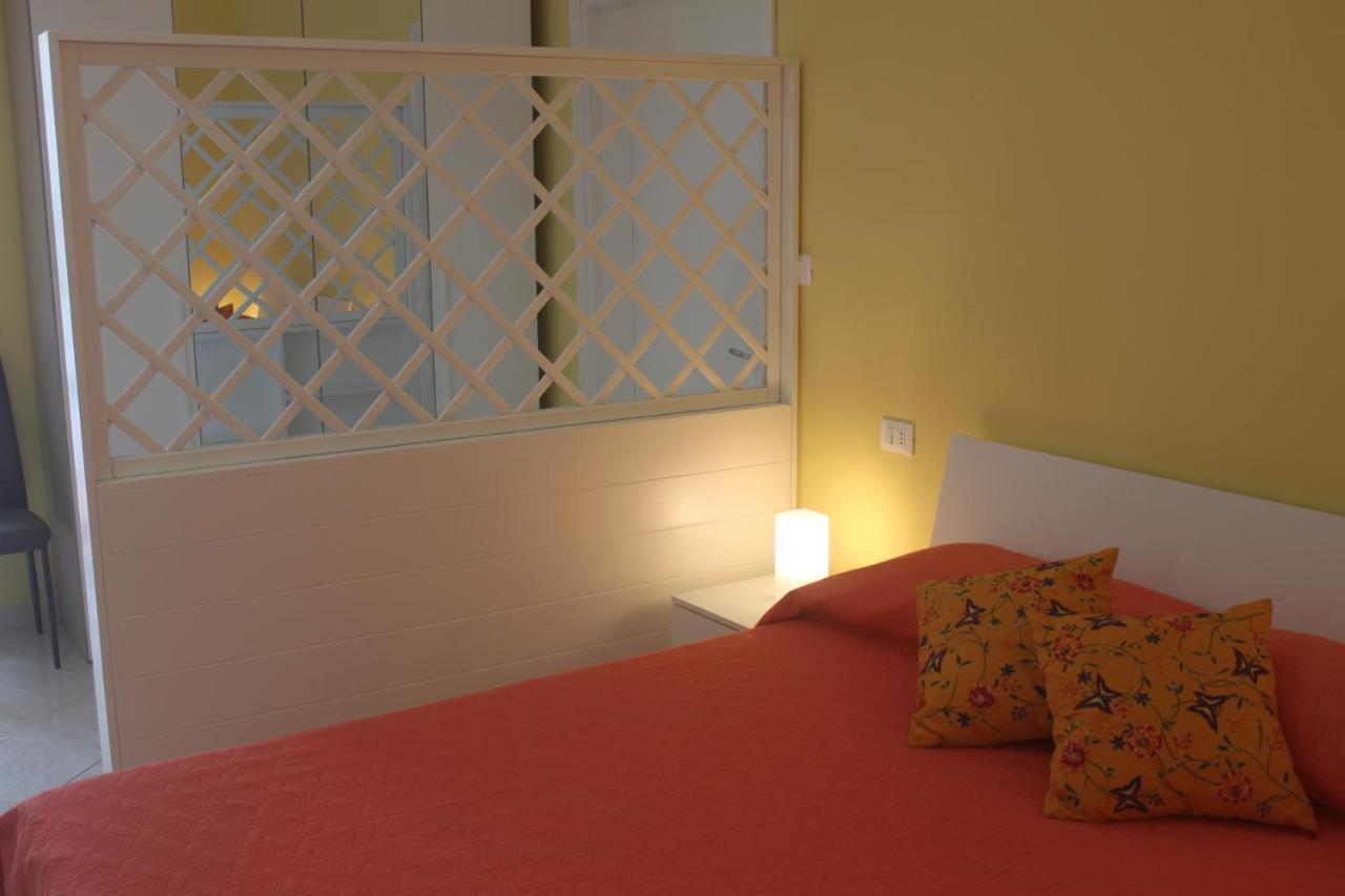 Camere Dieci Maggio- Beb Dory, Nemo, Guizzo Ponza Dış mekan fotoğraf