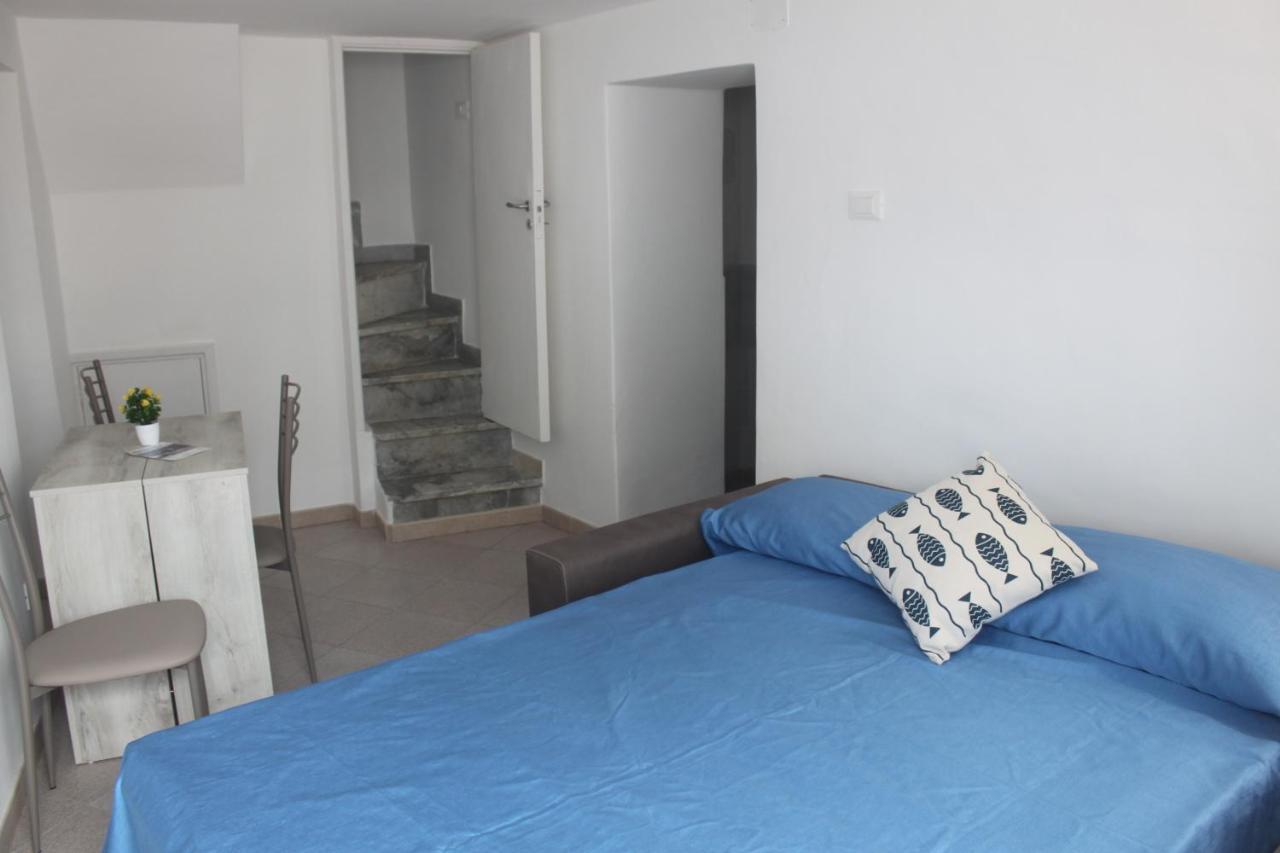 Camere Dieci Maggio- Beb Dory, Nemo, Guizzo Ponza Dış mekan fotoğraf