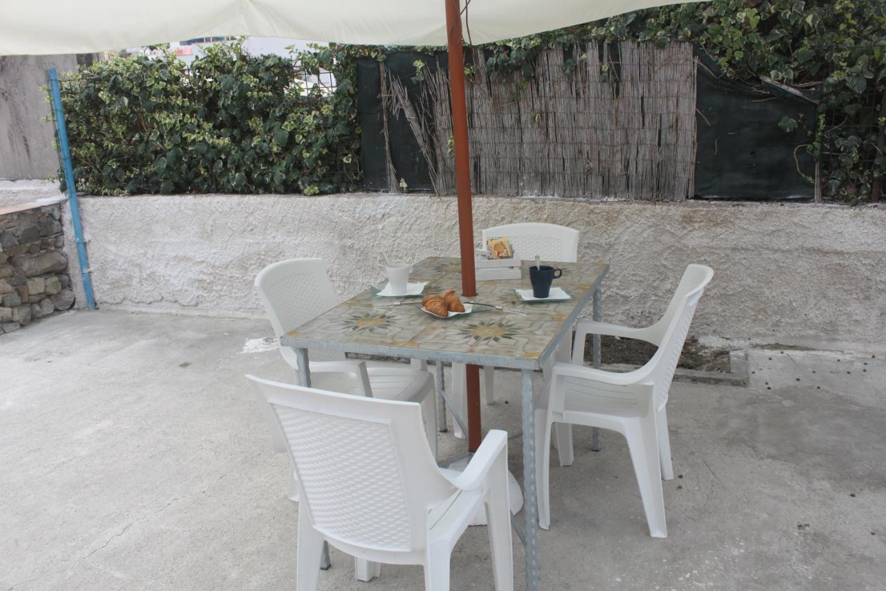 Camere Dieci Maggio- Beb Dory, Nemo, Guizzo Ponza Dış mekan fotoğraf